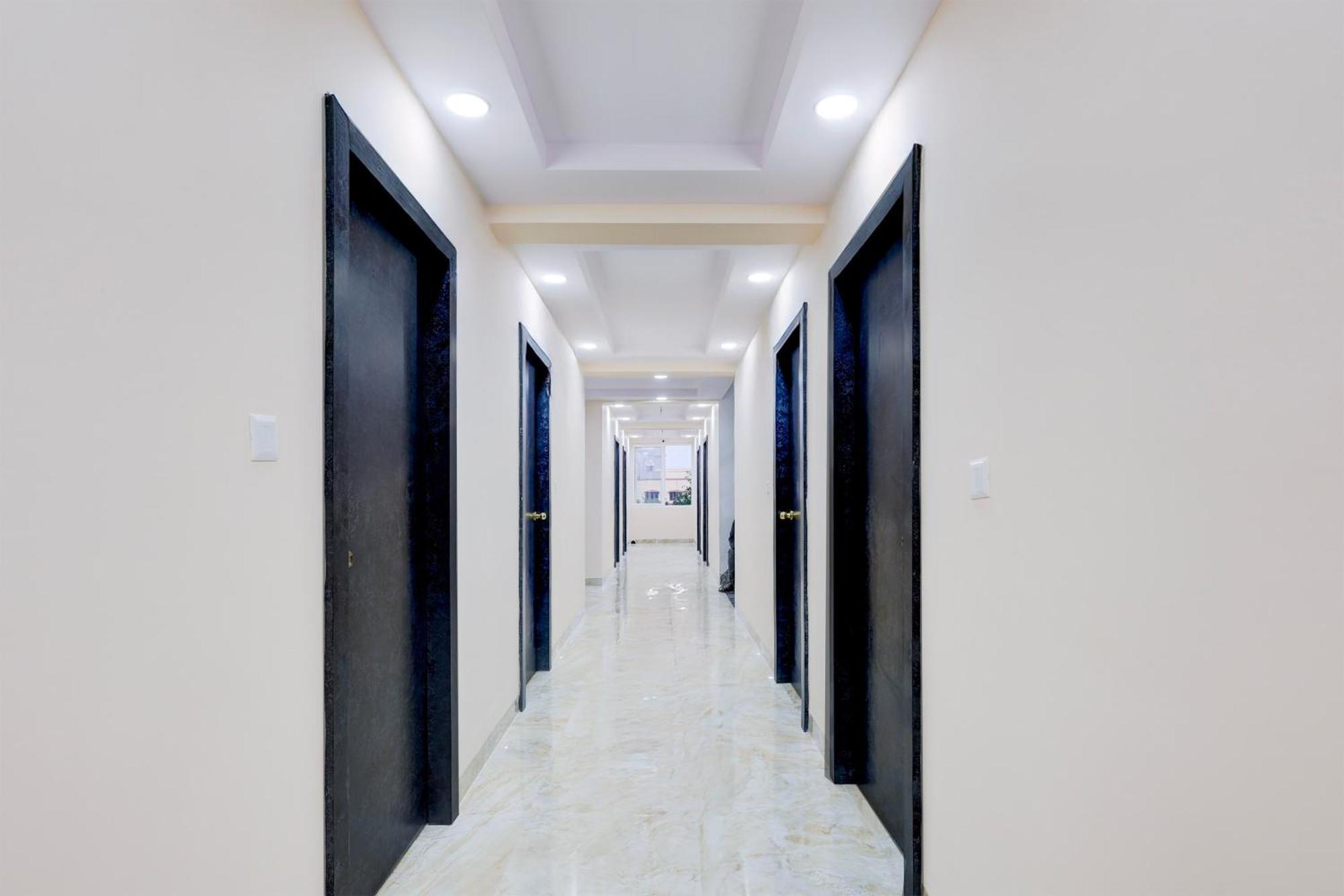 Super Townhouse Mvp Sector With Kailasagiri Hill View Pedda Waltair Екстериор снимка